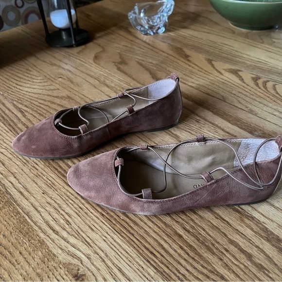 Lucky Brand Ballet Flats size 6 Women's - Picture 1 of 8